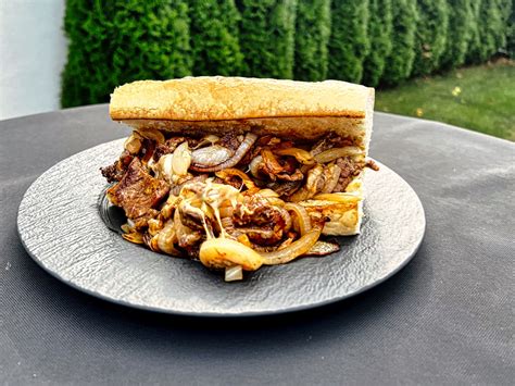 Philly Cheese Steak Sandwich In Schritten Zum Perfekten Gegrillten