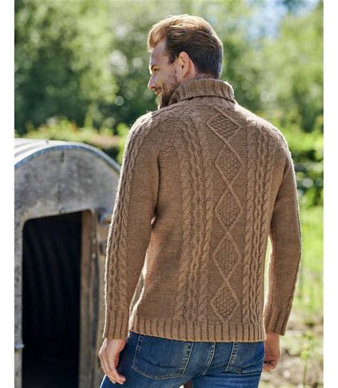 Graubraune W Ste Rollkragenpullover Mit Aran Zopfmuster Aus Reiner