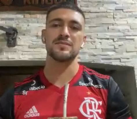 Arrascaeta destaca gol mais bonito pelo Flamengo e fala sobre período