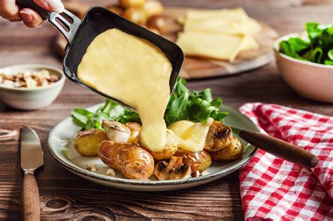 10 Recettes De Raclettes Originales Palette Raclette Okgo Net