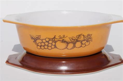 Vintage Pyrex Old Orchard Brown And Mustard Gold Fruit Oval Casserole Dish W Lid