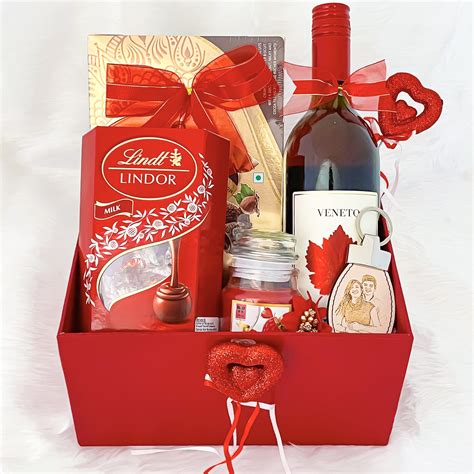 Buy Valentines Day Hampers At Best Rate From Angroos