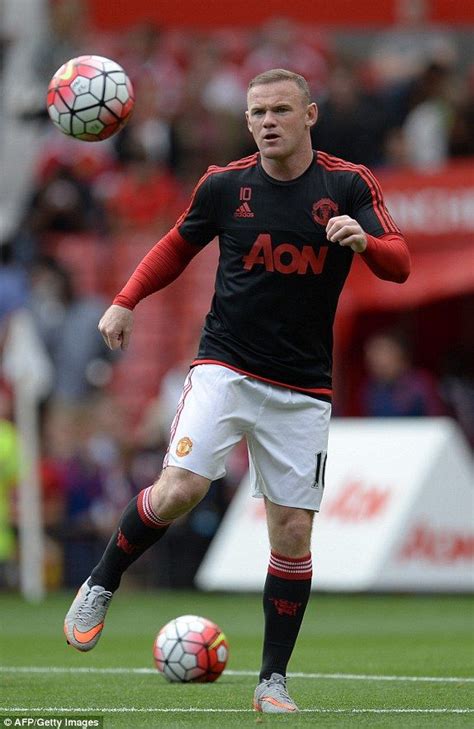 Wayne Rooney Of Man Utd In 2016 Soccer Wayne Rooney Soccer Ball