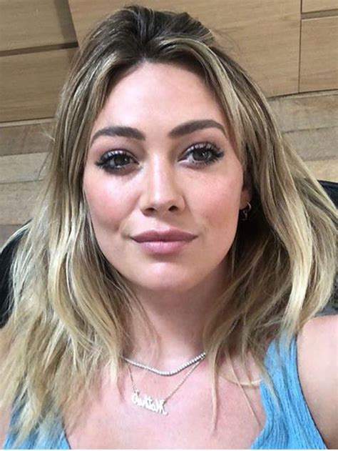 Hilary Duffs 7 Minute Makeup Routine Is What Dreams Are Made Of In 2022 The Duff Hilary Duff