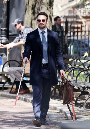 Taverna Marvel On Twitter Charlie Cox No Set De Daredevil Born