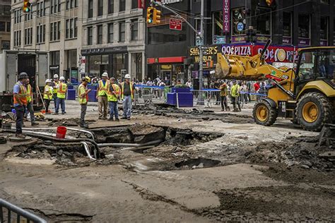 Inunda Ie De Propor Ii La O Important Sta Ie De Metrou Din New York