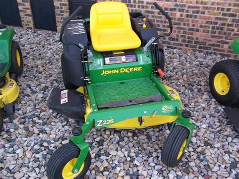 John Deere Z225 Lawn Garden And Commercial Mowing John Deere