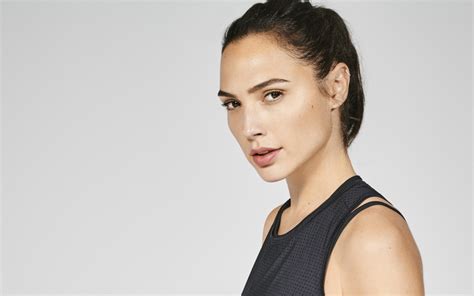 Wallpaper Gal Gadot Actress Model Simple Background Looking At