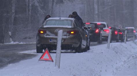 Wettersturz Chaos auf den Straßen zahlreiche Unfälle durch