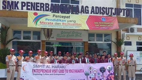 Smk Penerbangan Menjadi Pilihan Study Banding