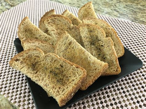 Torradas De PÃo De Forma Mãozinha Na Cozinha