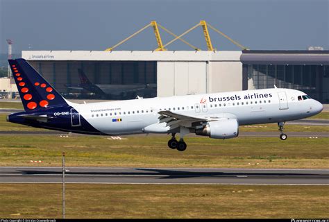 OO SNE Brussels Airlines Airbus A320 214 Photo By Kris Van