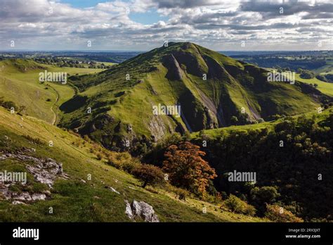 Thorpe Cloud, Dovedale, Peak District National Park, Derbyshire, England Stock Photo - Alamy