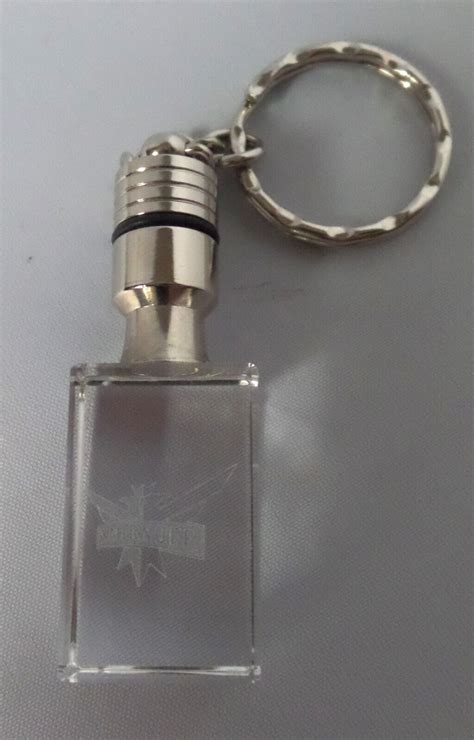 Schöner Schlüsselanhänger Flasche Acryl Silber mit Smirnoff Logo eBay