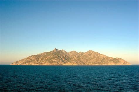 Monte Cristo Island – Visit the Tyrrhenian Sea best-kept Gem