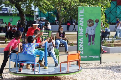 Reinauguraron plaza Bolívar de Miguel Peña en Valencia