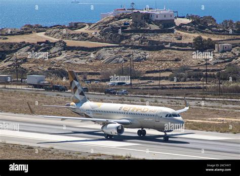 Aviones Airbus A De Etihad Airways Vistos En Rodaje Partiendo Y