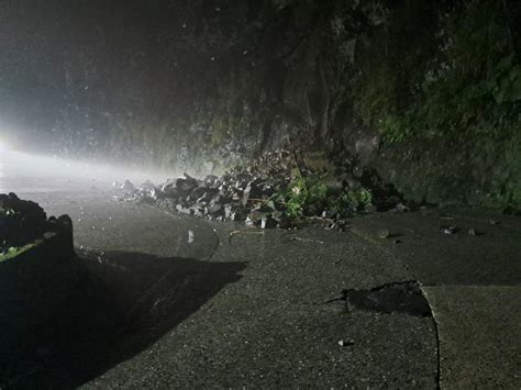 Queda De Barreira Deixa Tr Nsito Em Meia Pista Na Serra Do Rio Do