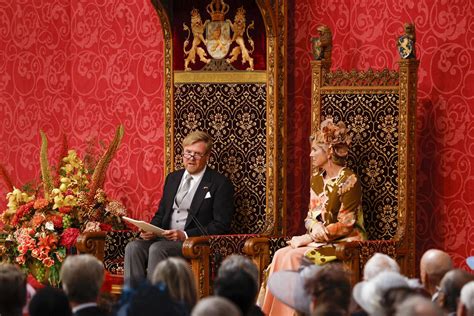 Koningin M Xima Schittert In Claes Iversen Op Prinsjesdag