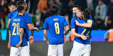 Italia fuori da Qatar 2022 ma resta 6ª nel ranking Fifa Cambio al vertice