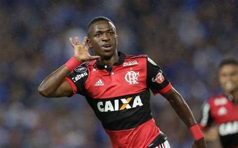 Flamengo Apoiar Vin Cius J Nior Mensagem Na Camisa Em Jogo