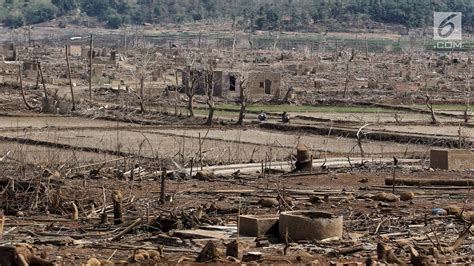 Foto Penampakan Waduk Jatigede Saat Bangunan Desa Muncul Ke Permukaan