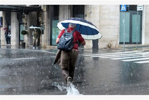 Ultime Ore Di Caldo Arriva Il Maltempo Pioggia E Temporali Tiscali