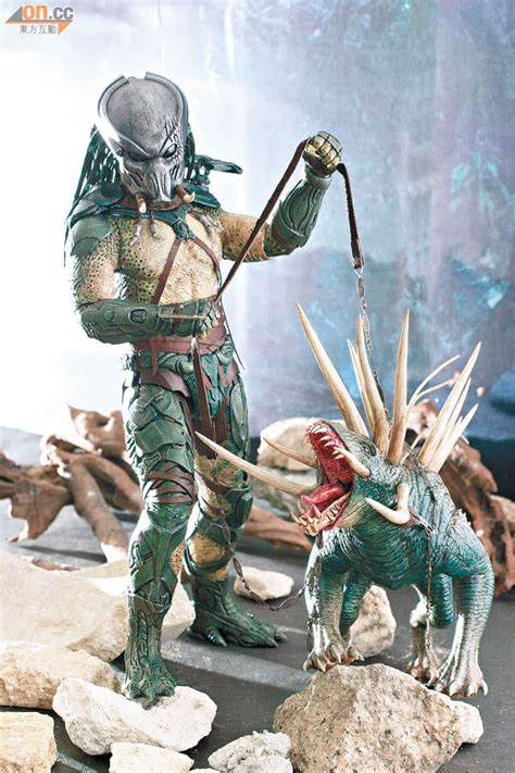 Hot Toys Tracker Predator Is Roaring Soon Page Rpf Costume And Prop Maker Community
