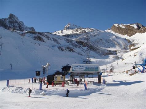 Candanchú Ski Resort in Aisa: 15 reviews and 92 photos