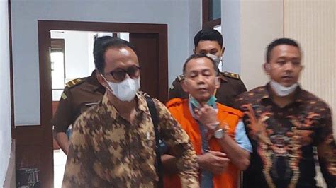 Kejari Tahan Dua Mantan Pejabat Dinas Ketahanan Pangan Kabupaten