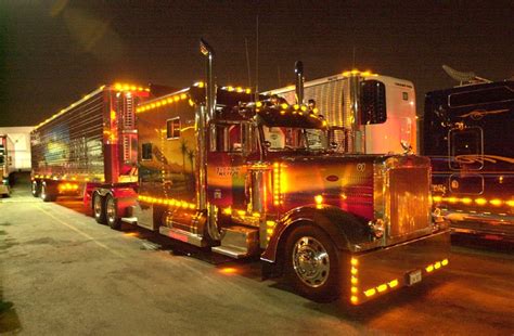 🔥 [50+] Semi Trucks at Night Wallpapers | WallpaperSafari