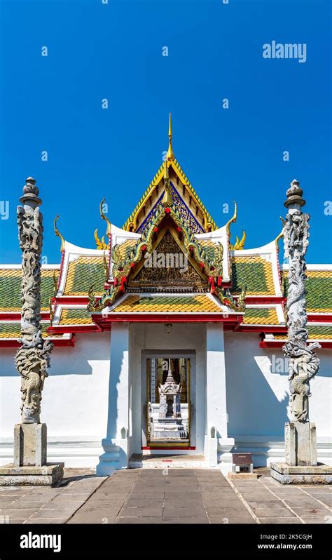 Entrance Portal Gallery With Sitting Buddhas Wat Arun Temple Of Dawn