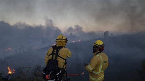 Dos Fallecidos Y 400 Viviendas Afectadas En Chile Por Incendio