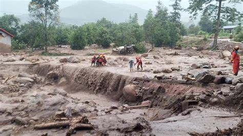 云南多地强降雨引发内涝、山洪等自然灾害，消防救援队伍全力开展救援 澎湃号·政务 澎湃新闻 The Paper