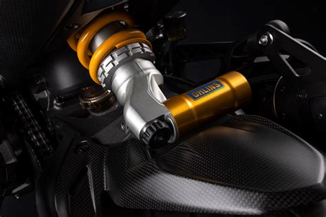 A versão naked da Ducati para celebrar os anos do legado de Senna