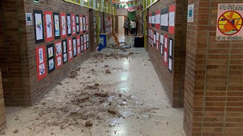 El Fuerte Viento Arranca Parte De La Cubierta De Un Colegio De Las