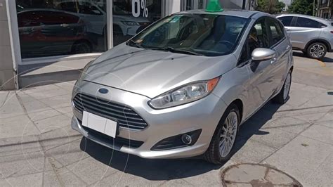 Ford Fiesta Kinetic Sedan Titanium Usado 2013 Color Plata Precio 10