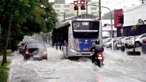 Após chuvas CGE encerra alerta para alagamentos em SP