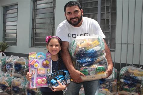 Natal Solid Rio Leva Brinquedos Cestas B Sicas E Ave Natalina A