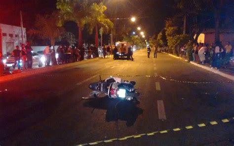 Acidente Entre Carro E Moto Provoca A Morte De Motociclista Em Goi Nia