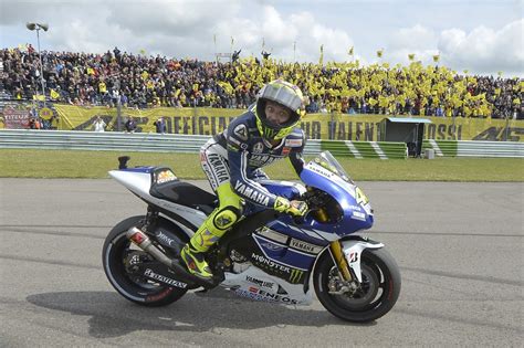 Passione Racing Motogp Nel Gp Di Assen Rossi Festeggia L Vittoria