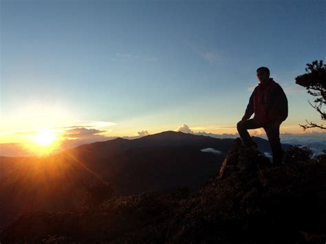 5 Lokasi Paling Strategis untuk Berburu Sunset di Sulawesi Selatan