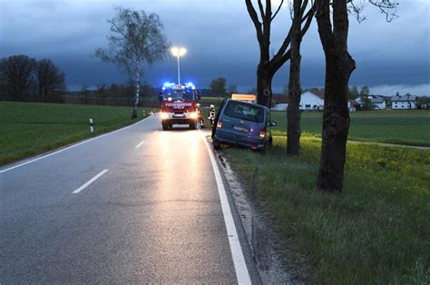 Fotos Unfall auf Staatsstraße 2086 bei Hausröcklmühl Neumarkt St Veit