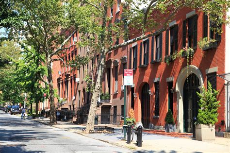 What Celebrities Lived In Brooklyn Heights Why Celebrities Moving To