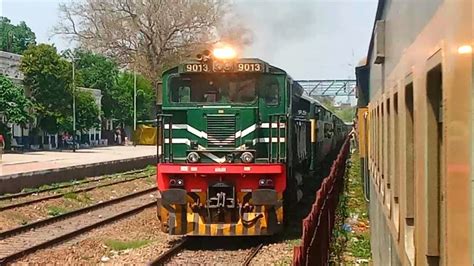 Geu With Up Karakoram Express Passing From Shahdara Youtube