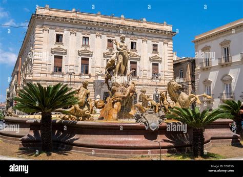 Brunnen Von Diana Platz Von Archimedes Syrakus Sizilien Italien