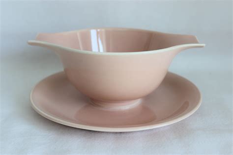 Homer Laughlin Jubilee Shell Pink Gravy Boat With Attached Underplate