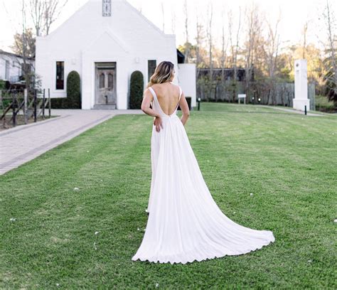 Beautifully Elegant Ivory Wedding Dress Sell My Wedding Dress