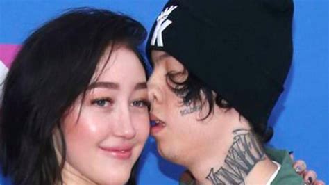 Lil Xan Kissing Noah Cyrus | Know Your Meme