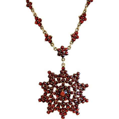 Antique Bohemian Garnet Necklace K Yellow Gold Th Century